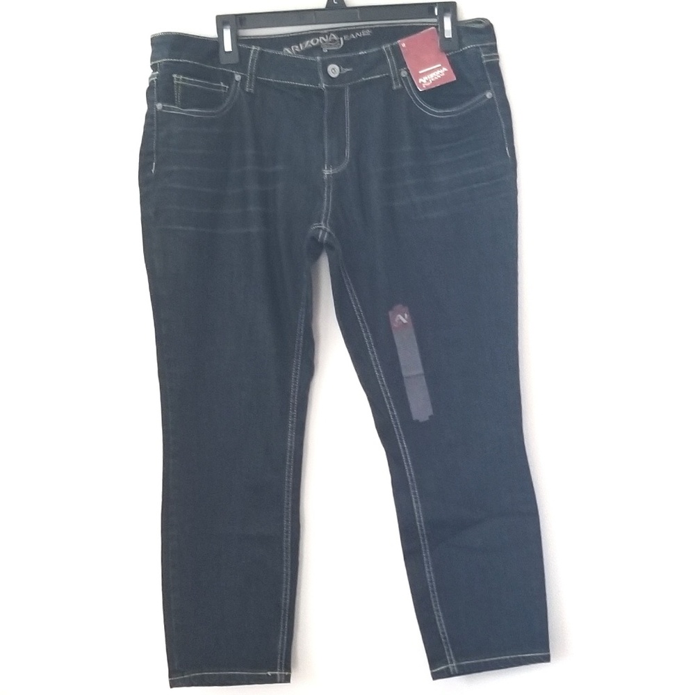 NWT Arizona Low Rise Cropped Denim Jeans